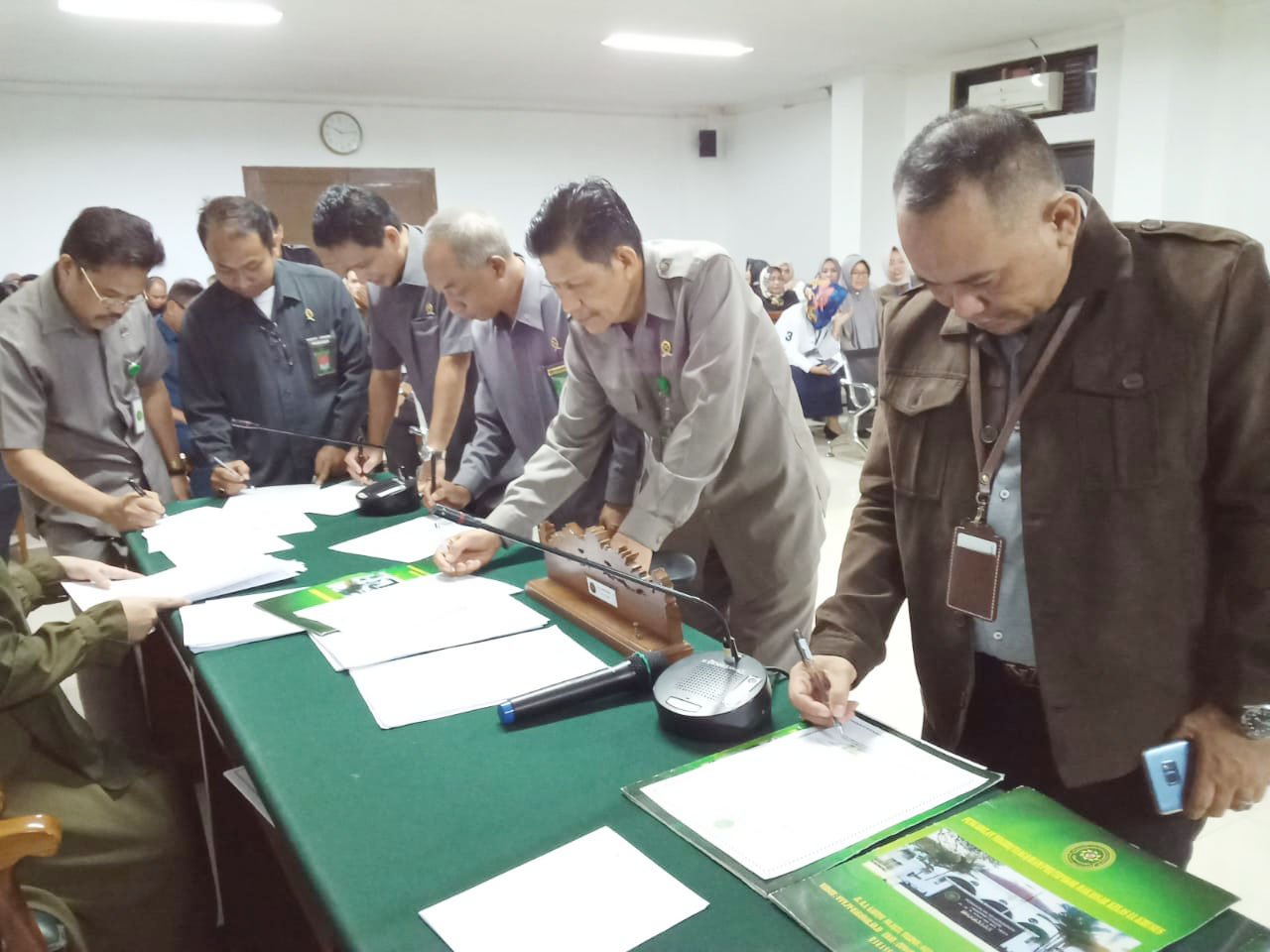 rapat 04 januari 2020